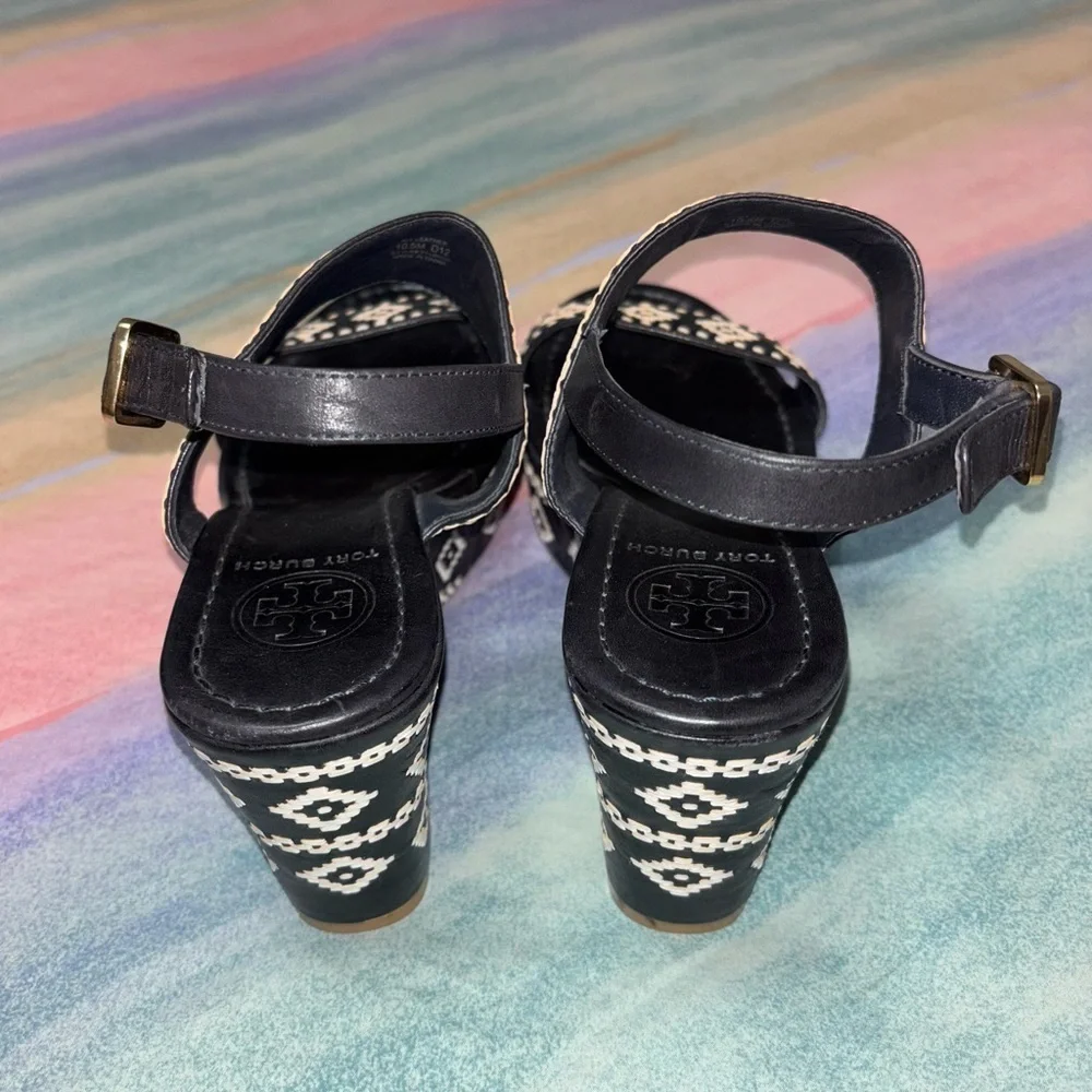 Tory Burch Reena Wedge Platform Sandal Size 10.5 Aztec Design